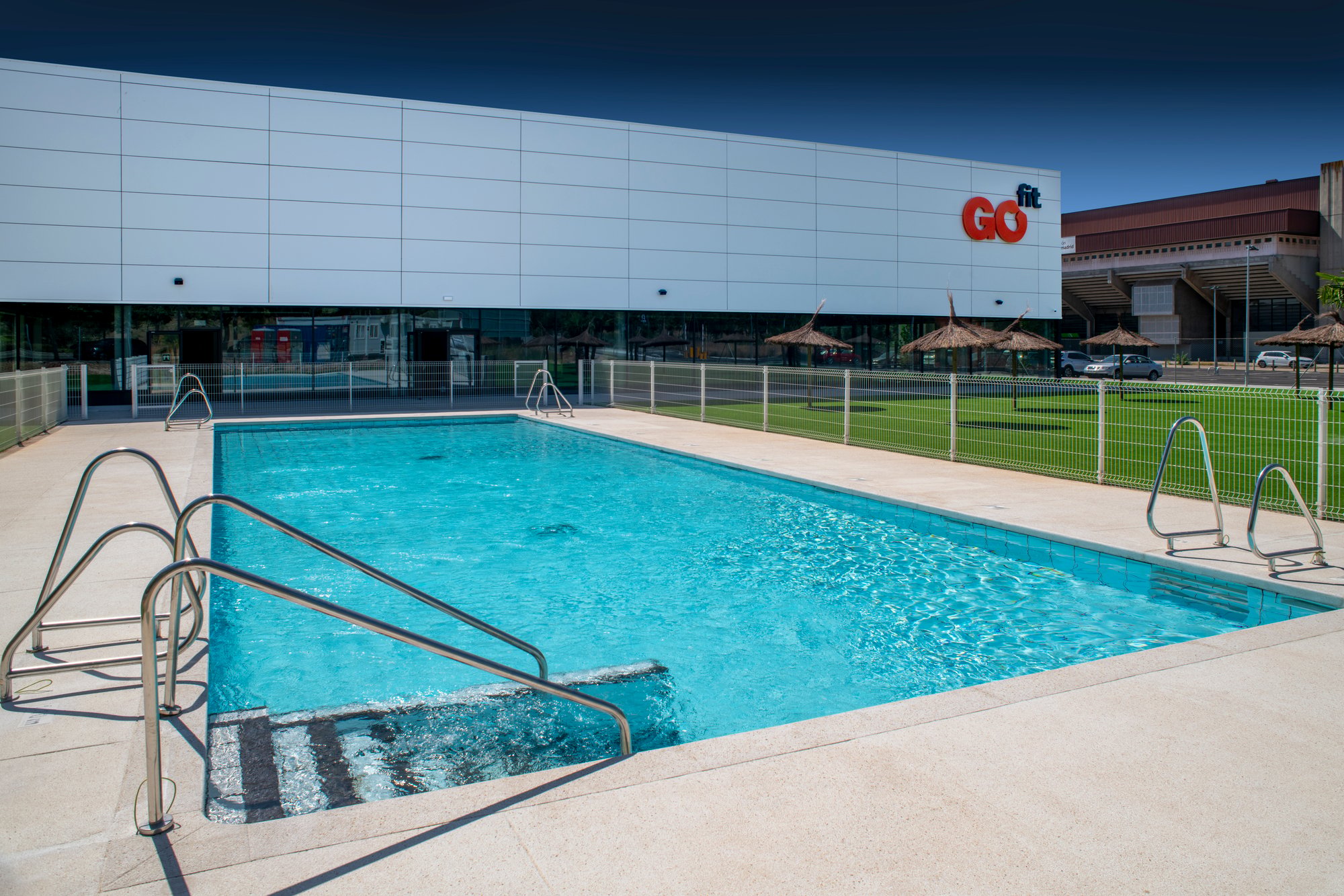 Piscina exterior GOfit Alcalá de Henares