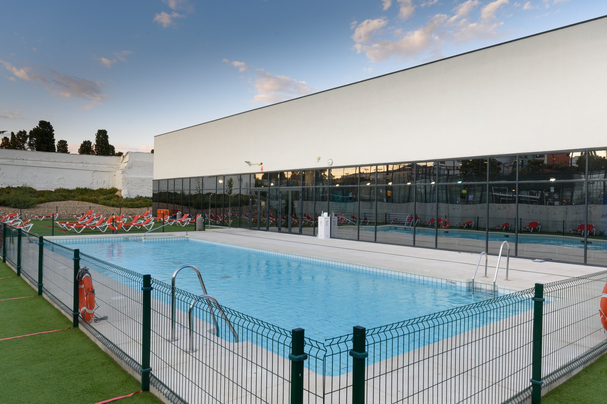 Piscina exterior GOfit Piscinas San Miguel